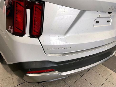 Used 2025 Kia Sorento EX AWD/4WD image 28