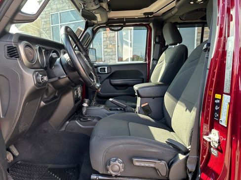 Used 2021 Jeep Gladiator Sport image 10