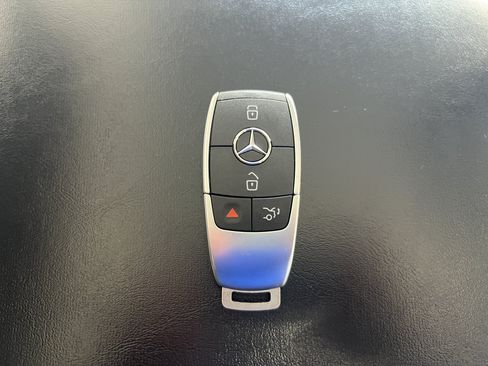 Used 2026 Mercedes-Benz GLS 580 4MATIC image 23