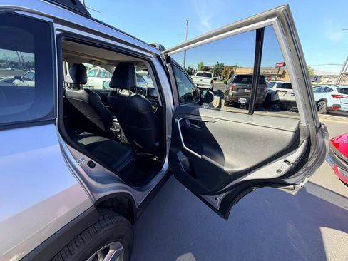 Used 2021 Toyota RAV4 Limited AWD/4WD image 21