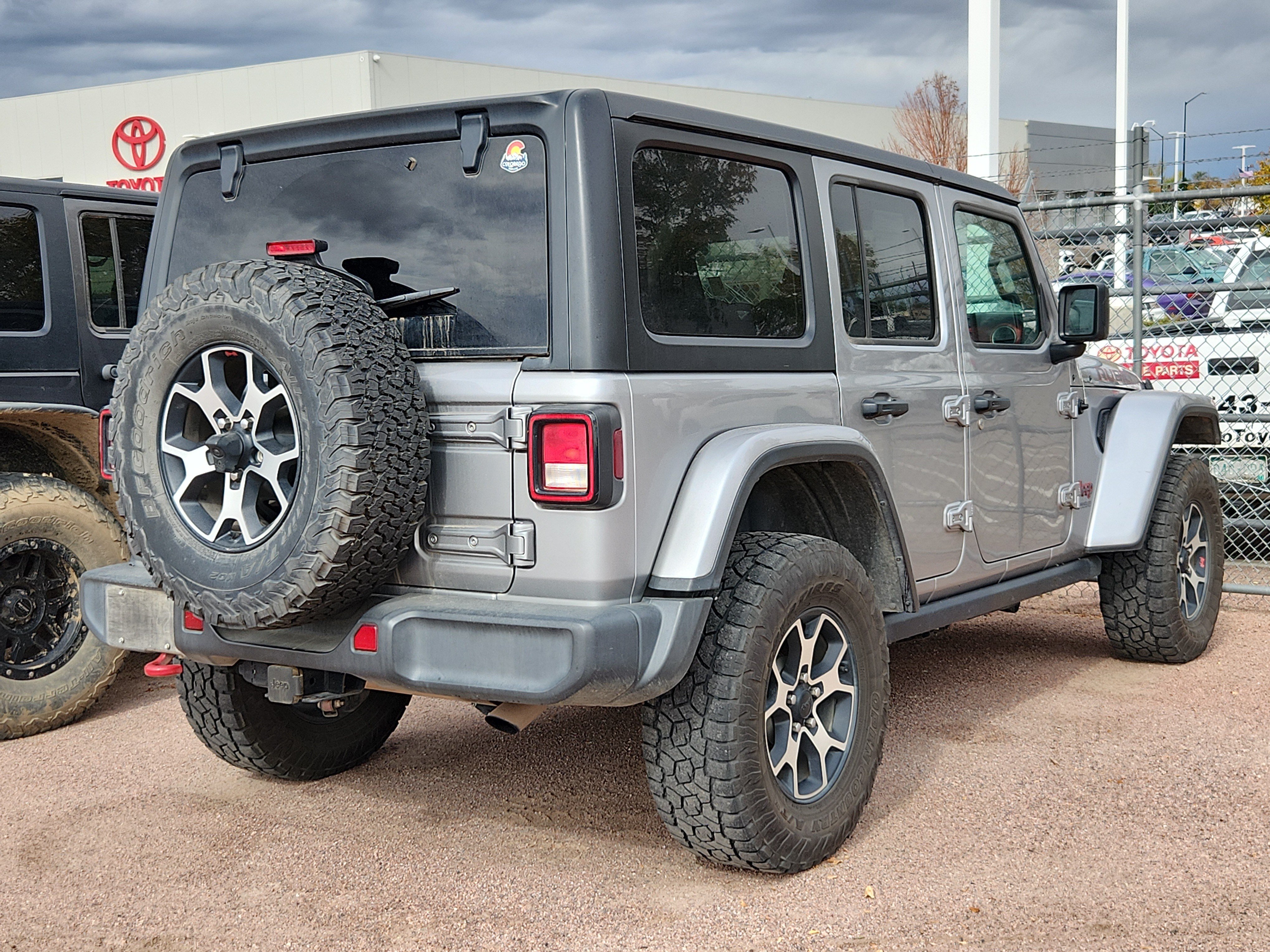Used 2021 Jeep Wrangler Unlimited Rubicon w/ Cold Weather Group AWD/4WD image 2