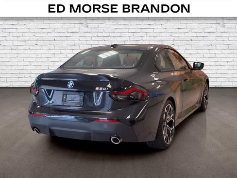 Used 2025 BMW 230i Coupe w/ Convenience Package RWD image 5