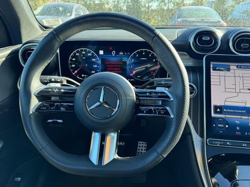Used 2024 Mercedes-Benz GLC 300 4MATIC image 13