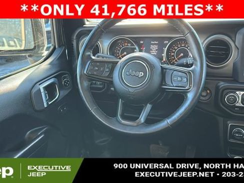 Used 2021 Jeep Gladiator Willys image 23