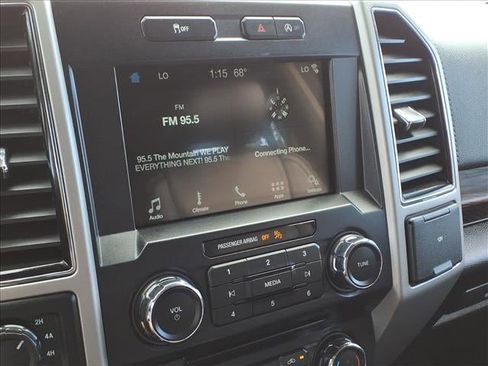 Used 2018 Ford F150 Lariat w/ Trailer Tow Package image 27