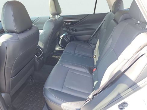 Used 2022 Subaru Outback Limited AWD/4WD image 37