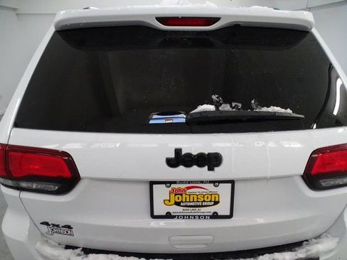 Used 2020 Jeep Grand Cherokee Altitude image 23