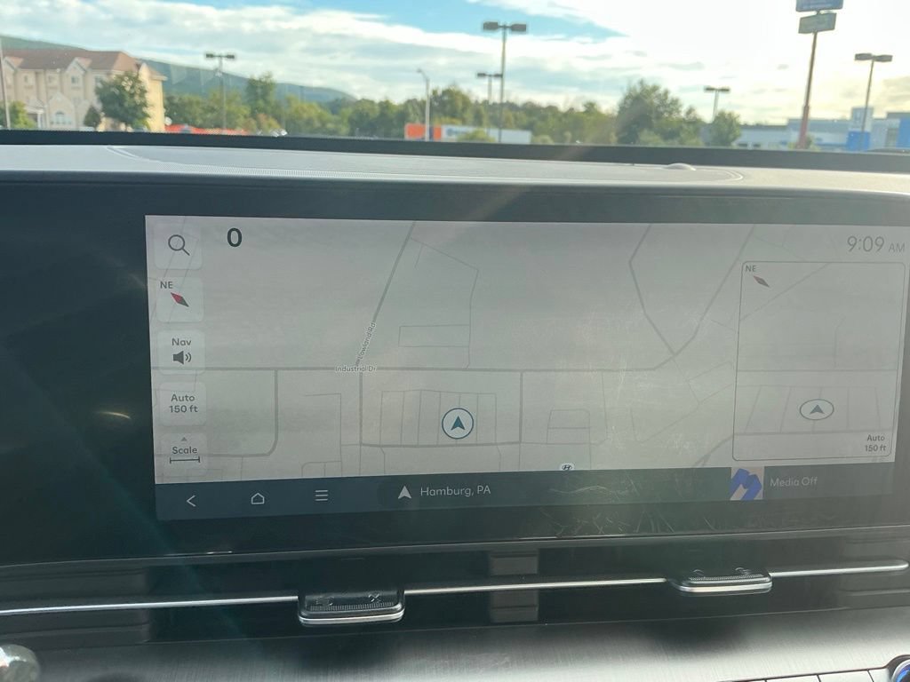 Certified 2025 Hyundai Kona SEL AWD/4WD image 17