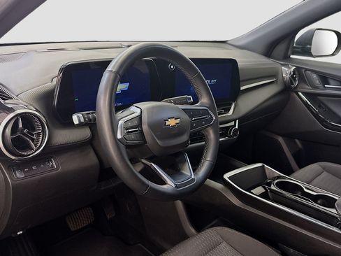 Used 2025 Chevrolet Equinox LT AWD/4WD image 18