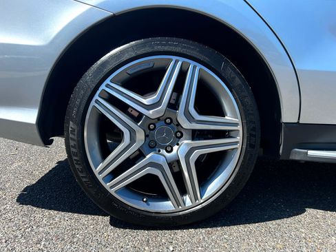 Used 2012 Mercedes-Benz ML 63 AMG 4MATIC image 32