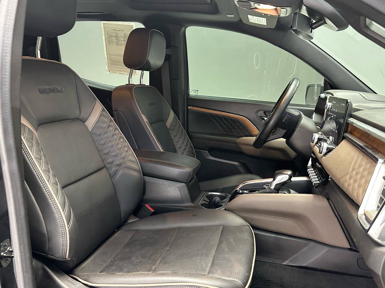 Used 2024 GMC Canyon Denali AWD/4WD image 15