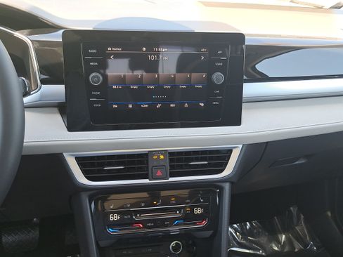 New 2026 Volkswagen Taos SE AWD/4WD image 19