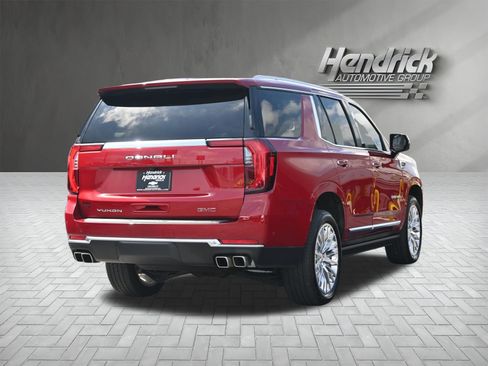 Used 2025 GMC Yukon Denali w/ Sun & Power Step Package AWD/4WD image 10