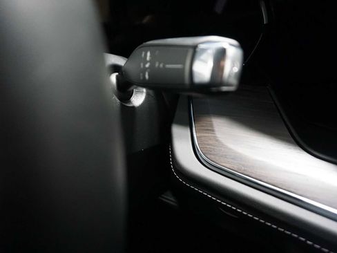 Certified 2025 Chevrolet Suburban LS image 10