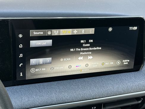 New 2025 Nissan Kicks SV image 15