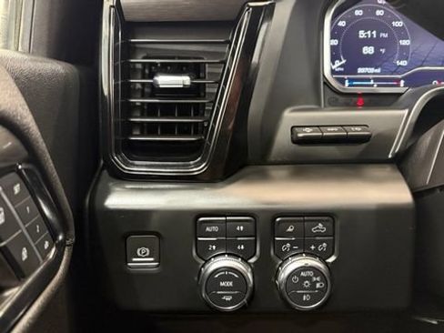 Used 2024 GMC Sierra 2500 AT4 w/ Technology Package AWD/4WD image 33