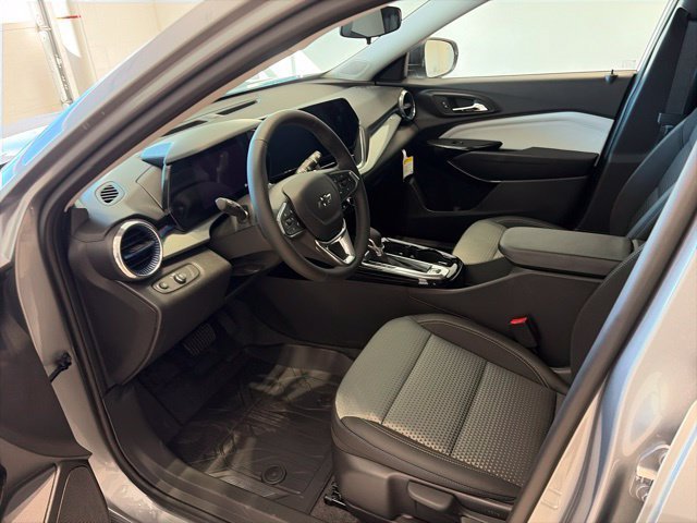 New 2026 Chevrolet Trax LT w/ Driver Confidence Package FWD image 8