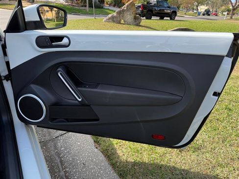 Used 2015 Volkswagen Beetle 1.8T image 15