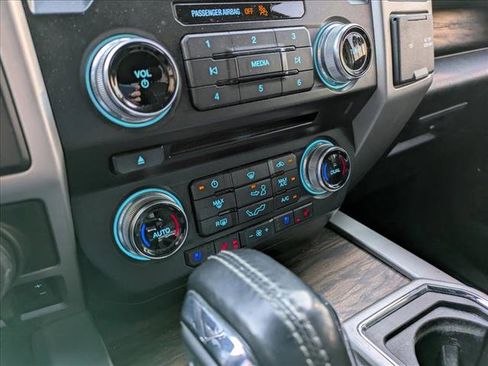 Used 2018 Ford F150 Lariat w/ Equipment Group 502A Luxury image 13