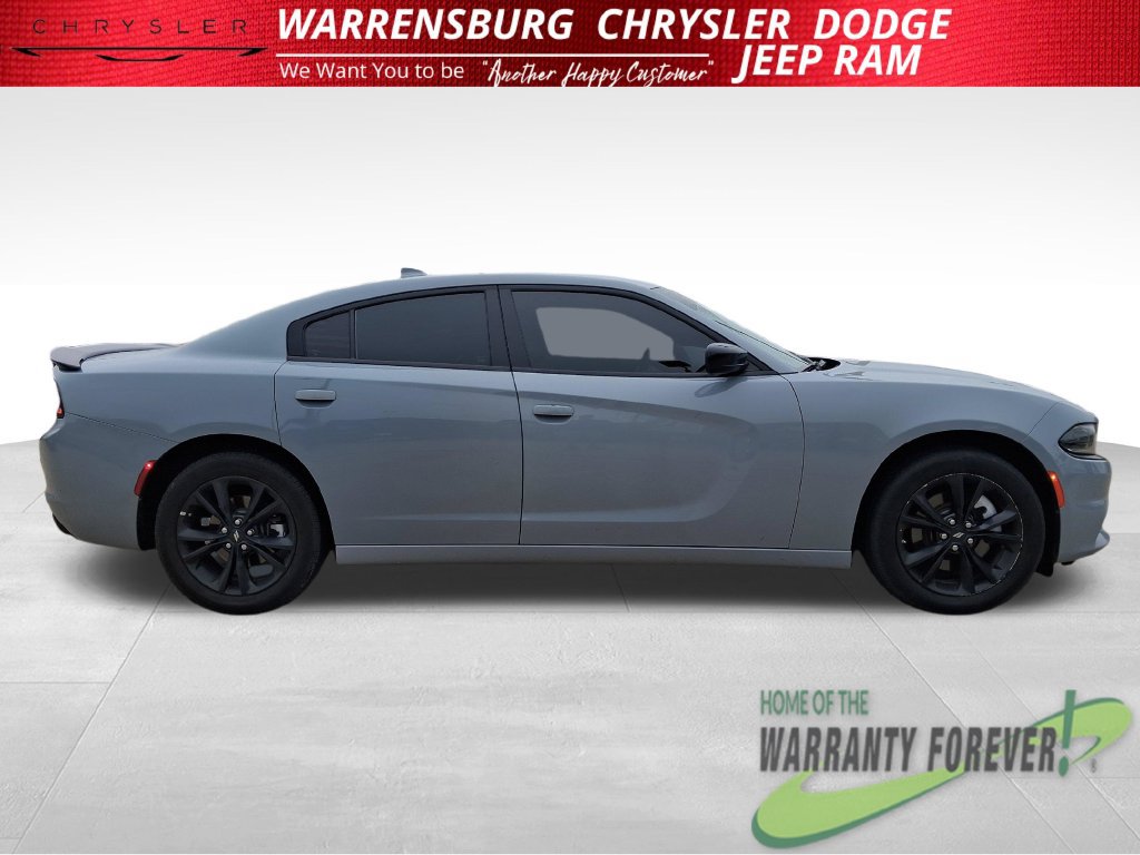 Used 2022 Dodge Charger SXT w/ Blacktop Package AWD/4WD image 3