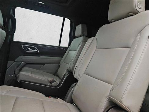 Used 2021 Chevrolet Suburban Z71 AWD/4WD image 15