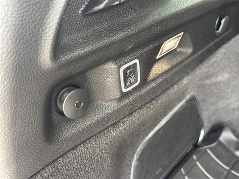 Used 2022 Jeep Grand Cherokee L Overland w/ Advanced Protech Group III image 6