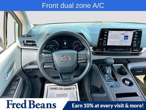 Used 2023 Toyota Sienna LE image 23