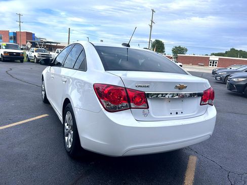 Used 2016 Chevrolet Cruze LS image 5