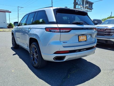 Used 2023 Jeep Grand Cherokee 30th Anniversary AWD/4WD image 22