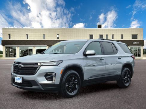 Used 2023 Chevrolet Traverse LT w/ Midnight/Sport Edition AWD/4WD image 7