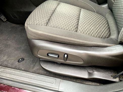 Used 2017 GMC Acadia SLE image 8