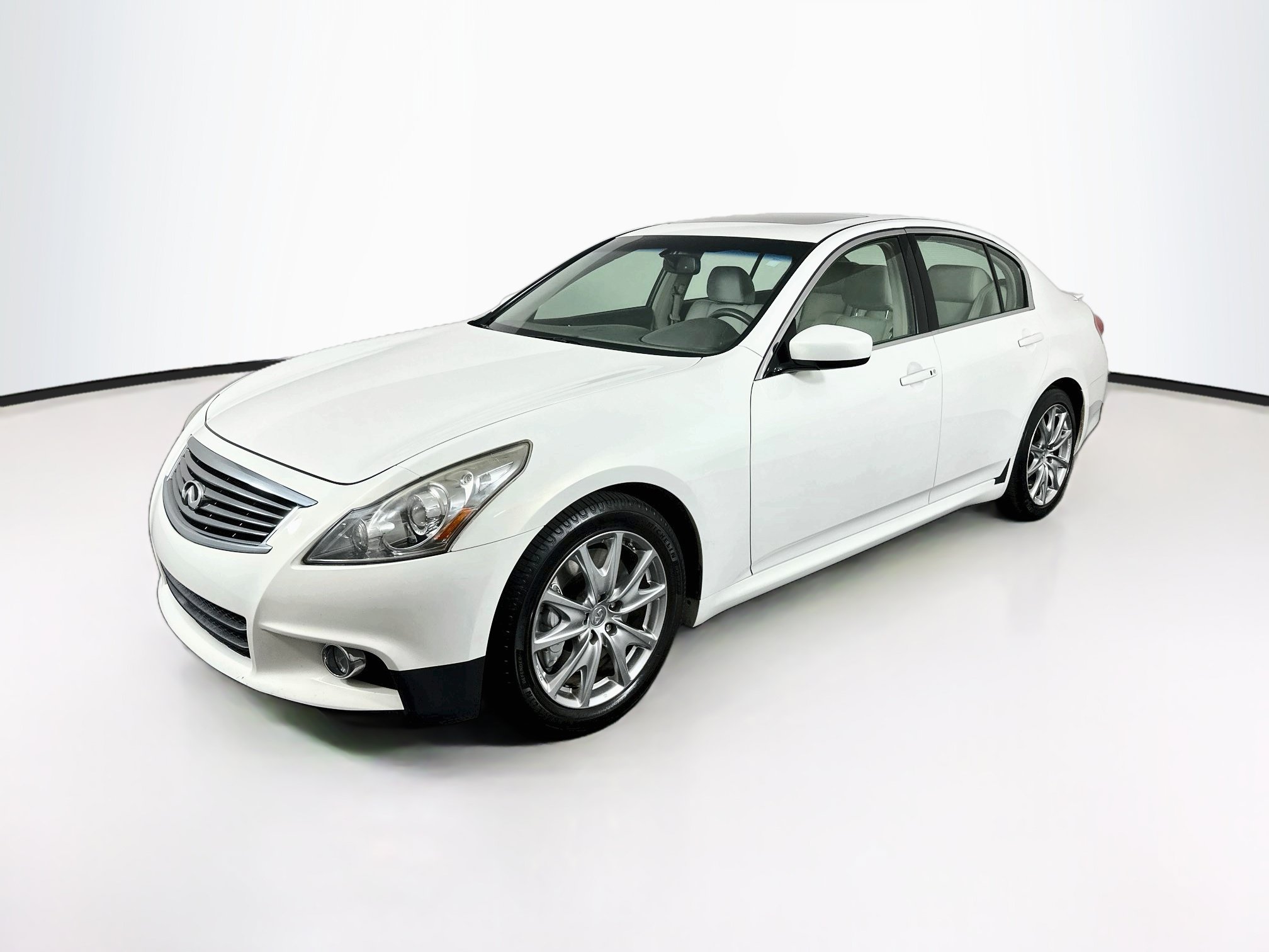 Used 2011 INFINITI G37 Journey w/ Sport Pkg - RWD image 3