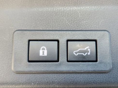 Used 2023 Subaru Ascent Premium w/ Convenience Package image 35