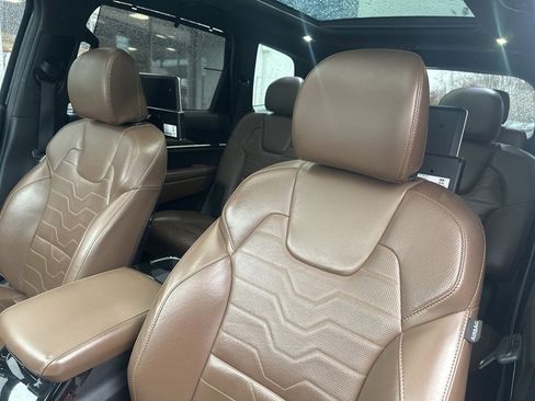 Used 2021 Kia Telluride SX w/ SX Prestige Package image 11