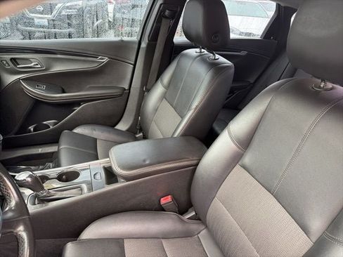 Used 2019 Chevrolet Impala LT FWD image 12
