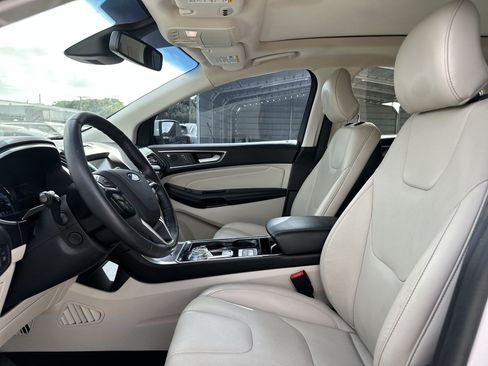 Used 2019 Ford Edge Titanium w/ Equipment Group 301A FWD image 13