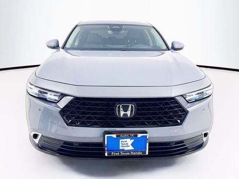 Used 2023 Honda Accord Touring image 2
