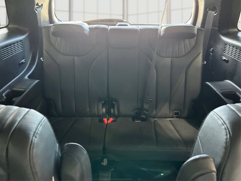 Used 2025 Hyundai Palisade Limited FWD image 33
