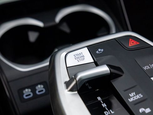 Certified 2025 BMW X2 xDrive28i w/ Premium Package image 22