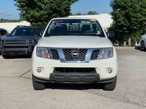 Used 2017 Nissan Frontier SV w/ SV Value Truck Package AWD/4WD image 2