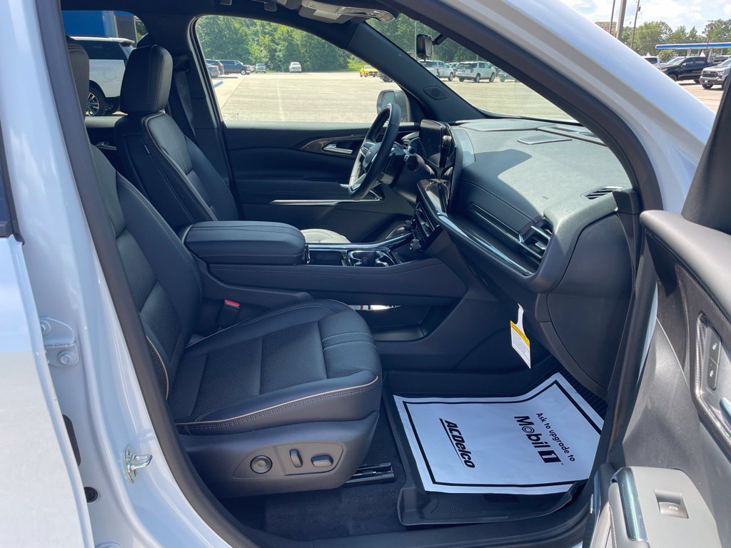 New 2026 Chevrolet Traverse High Country w/ LPO, Floor Liner Package FWD image 37