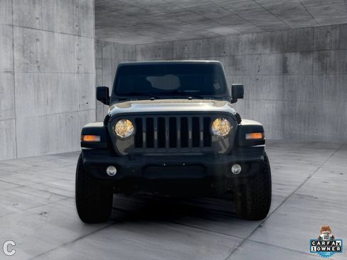 Used 2022 Jeep Wrangler Sport AWD/4WD image 9