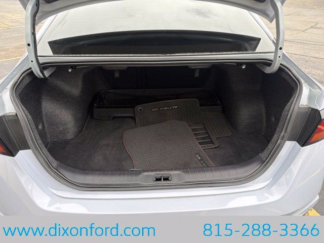 Used 2024 Nissan Altima 2.5 SR w/ SR Premium Package FWD image 28