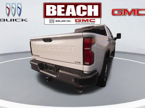 Used 2025 Chevrolet Silverado 2500 LTZ w/ LTZ Convenience Package AWD/4WD image 3