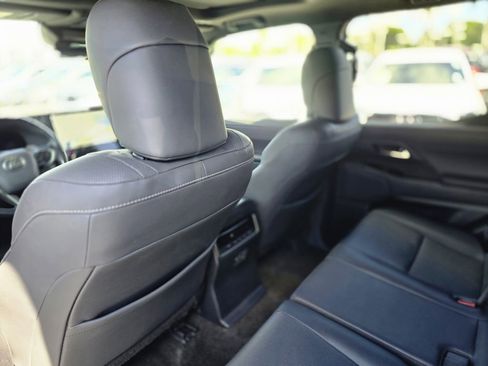 Used 2024 Lexus GX 550 w/ Accessory Package (31) AWD/4WD image 12