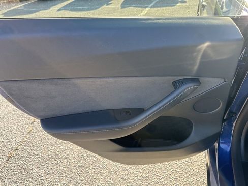 Used 2023 Tesla Model Y Performance image 28