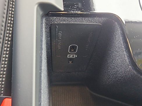 New 2026 Volvo XC60 B5 Ultra w/ Protection Package Premier image 8