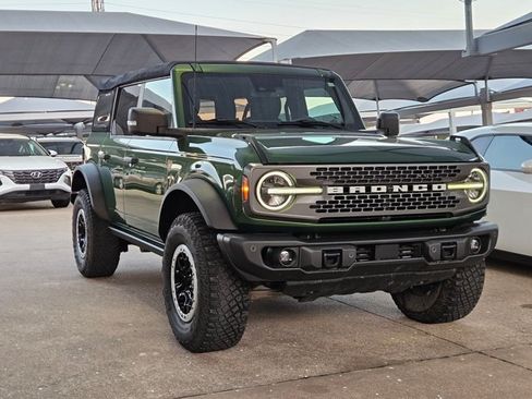 Used 2022 Ford Bronco Badlands w/ Sasquatch Package AWD/4WD image 3