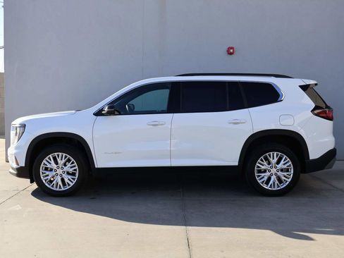 Used 2024 GMC Acadia Elevation image 2