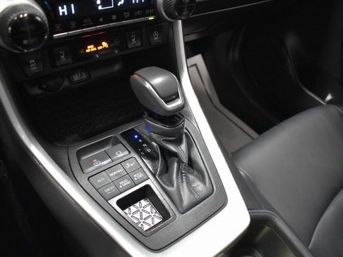 Used 2023 Toyota RAV4 XLE Premium image 20